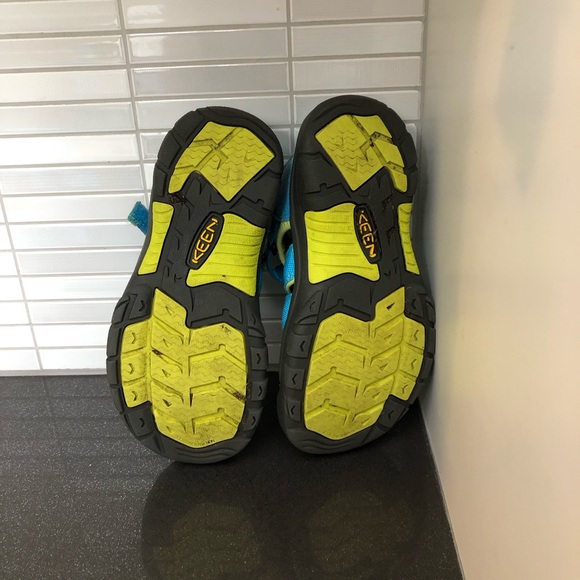 Keens kids turquoise and yellow sandals - Picture 6 of 8